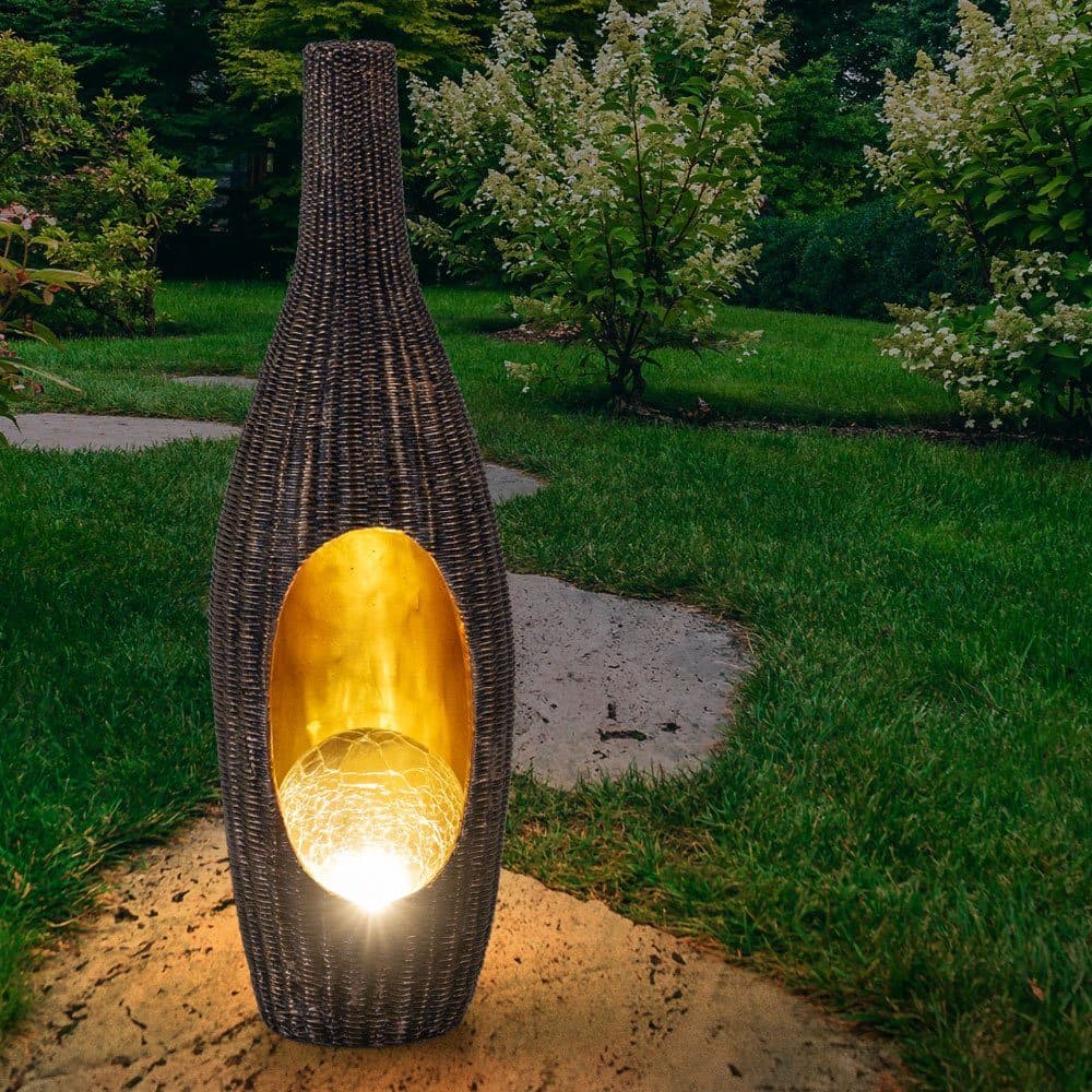 Gartenleuchte
LED-Leuchtmittel fest verbaut, Warmweiß, Solarleuchte Gartendeko für Außen Deko Design. Diese formschöne Solarlampe aus braunem Kunststoff ist eine wunderschöne Ergänzung für Ihren Garten, Ihre Terrasse oder Ihren Balkon.
